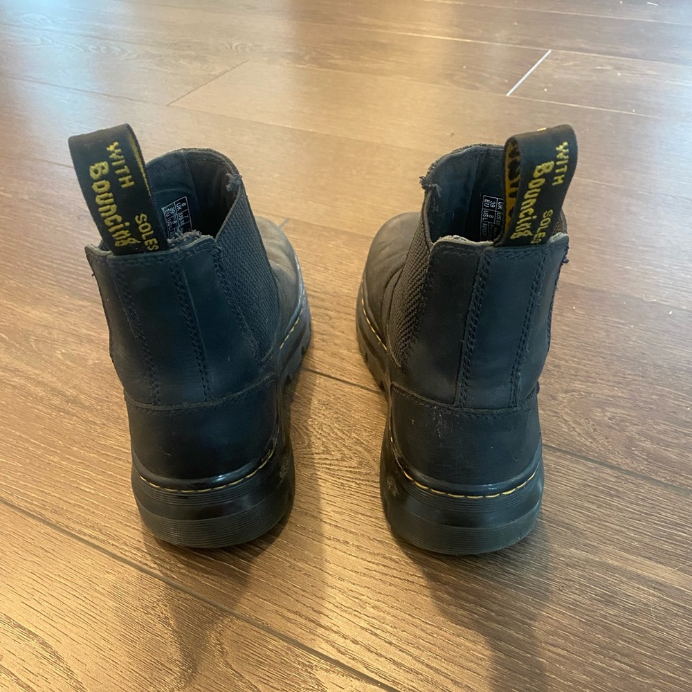 Chelsea Boot Size 7